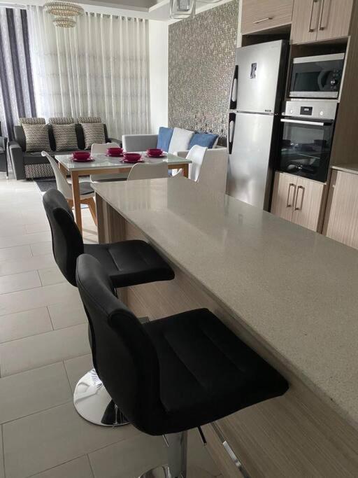 Stylish & Luxury 2-Bed Parkside Apart With Pool Vacoas-Phoenix Екстер'єр фото