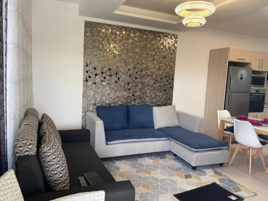 Stylish & Luxury 2-Bed Parkside Apart With Pool Vacoas-Phoenix Екстер'єр фото